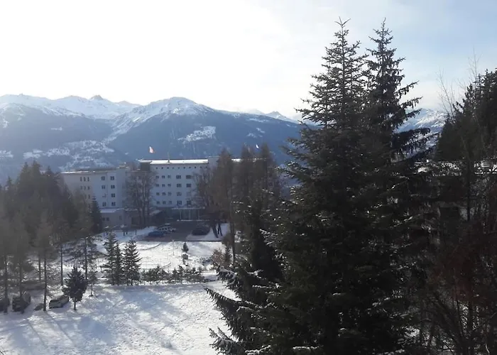 Ideally Located With View Apartman *