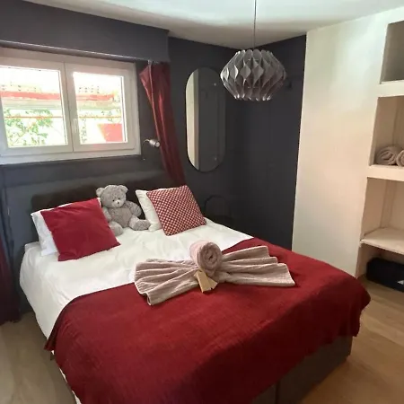 Daire Ideally Located With View *