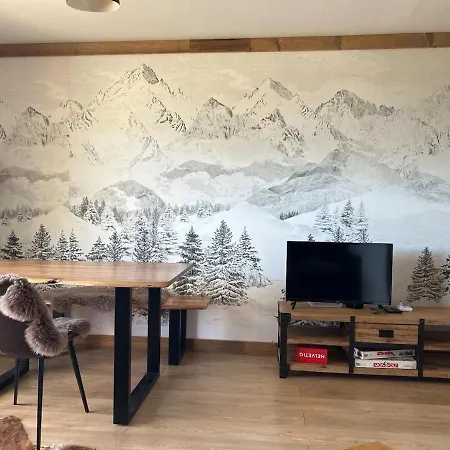Daire Ideally Located With View *